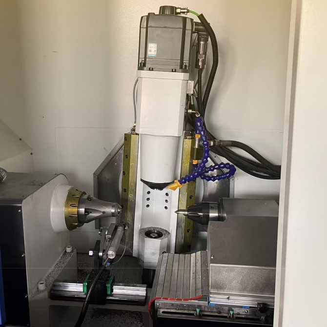 Зубофрезерный станок с ЧПУ ZF120СNC (YK3612) изображение