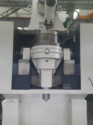 Зубодолбежный станок с ЧПУ YK5115А изображение